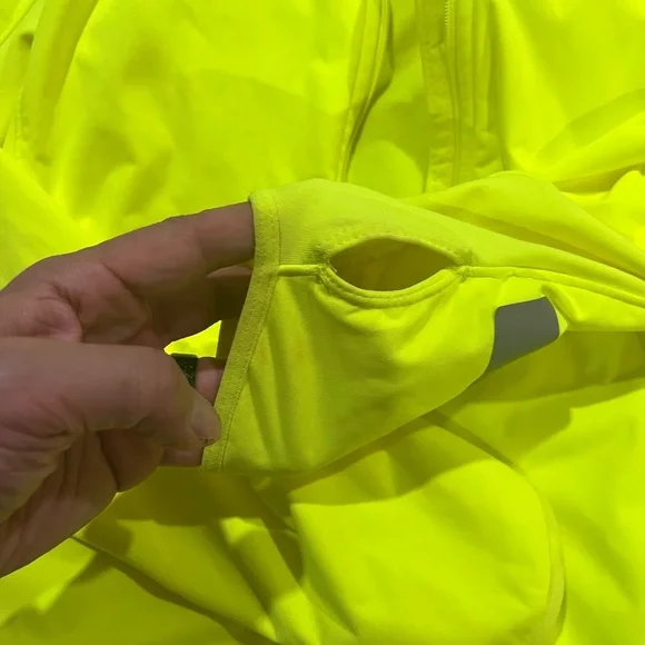 Nike Women’s Fluorescent Yellow Running jacket - Picture 3 of 5